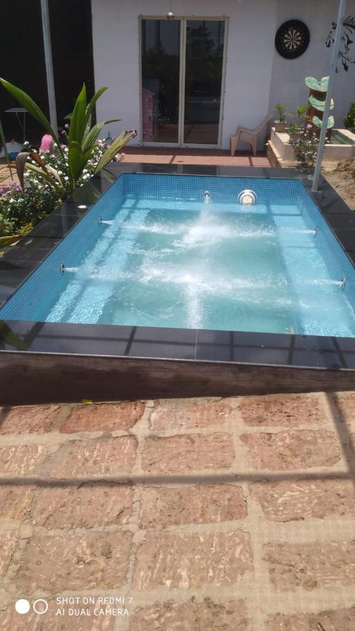 Vila Mars Jungle Adventure Stud Farm With Private Jacuzzi Narsinge Exteriér fotografie